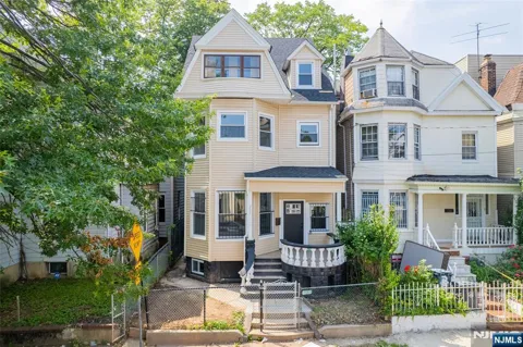 235 S 7th