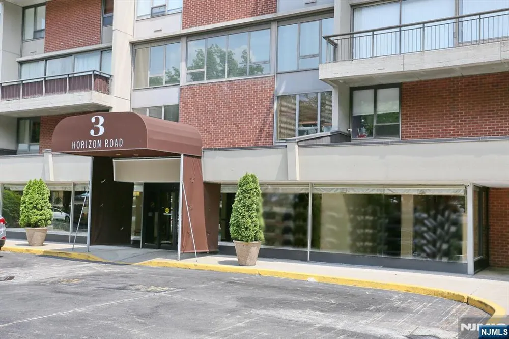 3 Horizon Road 1432 Fort Lee, NJ 07024