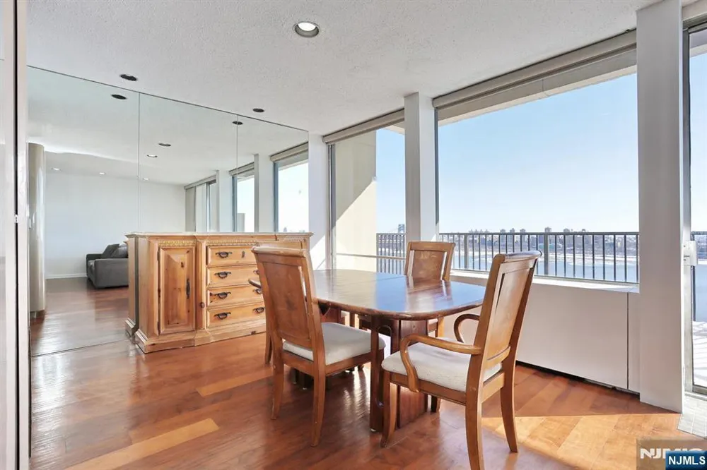3 Horizon Road 1432 Fort Lee, NJ 07024