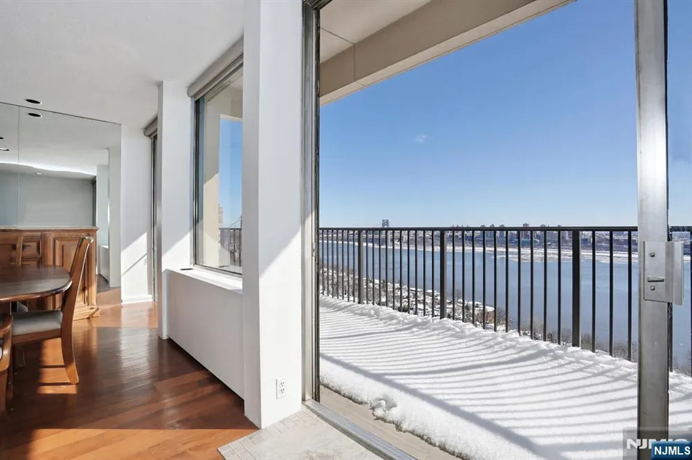 3 Horizon Road 1432 Fort Lee, NJ 07024