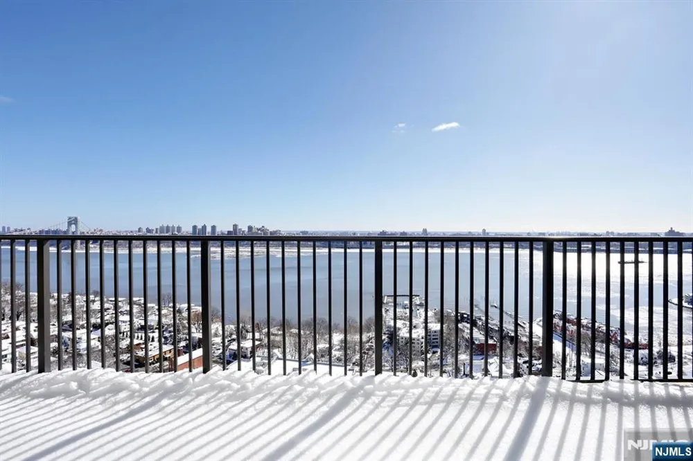 3 Horizon Road 1432 Fort Lee, NJ 07024