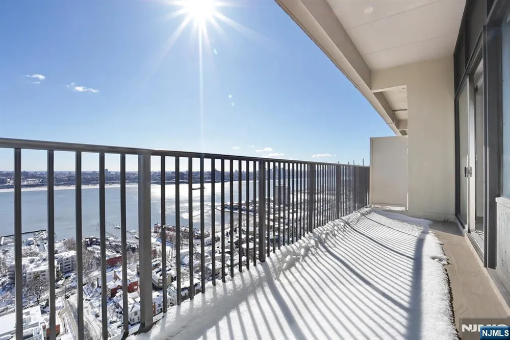 3 Horizon Road 1432 Fort Lee, NJ 07024