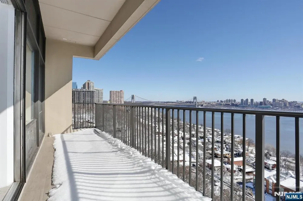 3 Horizon Road 1432 Fort Lee, NJ 07024