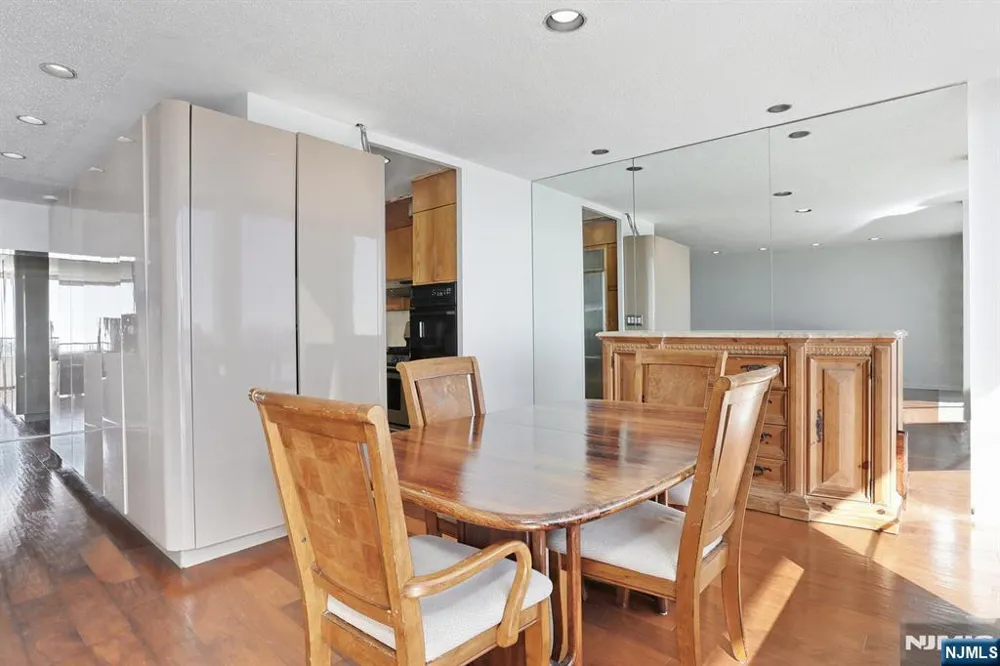 3 Horizon Road 1432 Fort Lee, NJ 07024