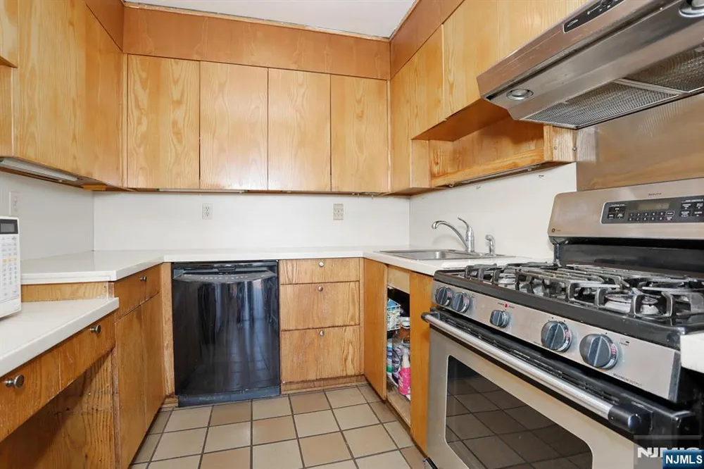 3 Horizon Road 1432 Fort Lee, NJ 07024
