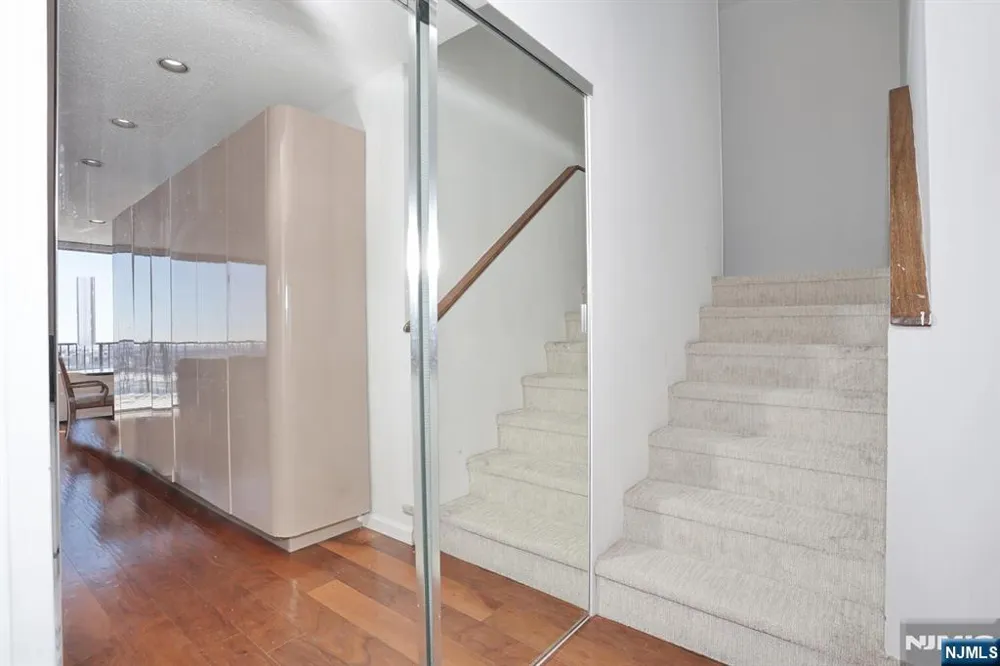 3 Horizon Road 1432 Fort Lee, NJ 07024