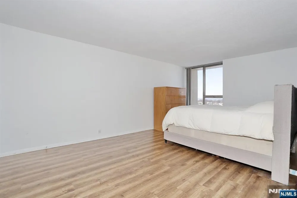 3 Horizon Road 1432 Fort Lee, NJ 07024