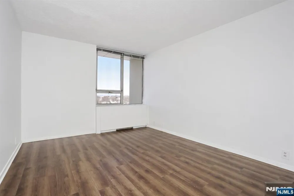 3 Horizon Road 1432 Fort Lee, NJ 07024