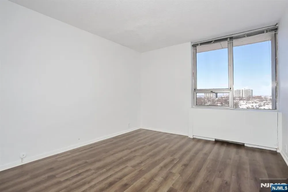 3 Horizon Road 1432 Fort Lee, NJ 07024