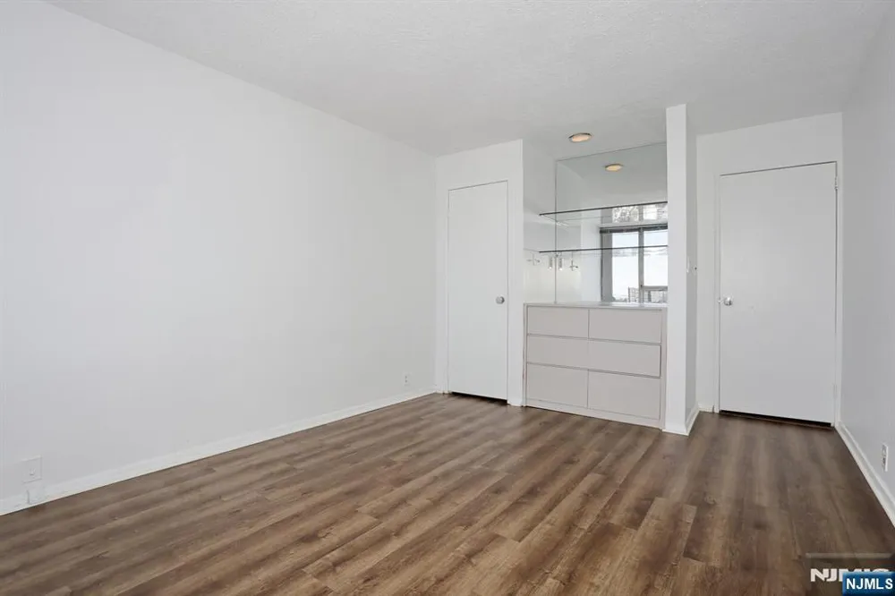 3 Horizon Road 1432 Fort Lee, NJ 07024