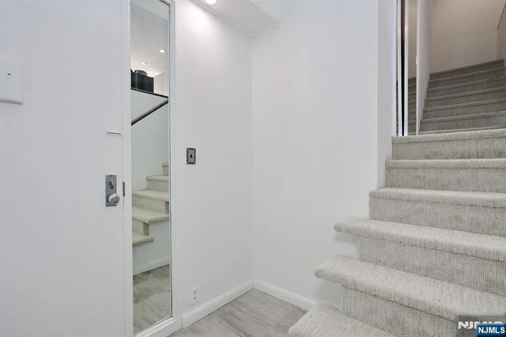 3 Horizon Road 1432 Fort Lee, NJ 07024