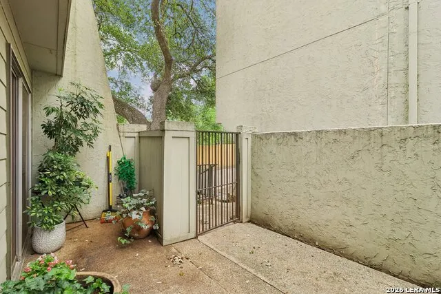 3102 EISENHAUER RD #E34 San Antonio, TX 78209