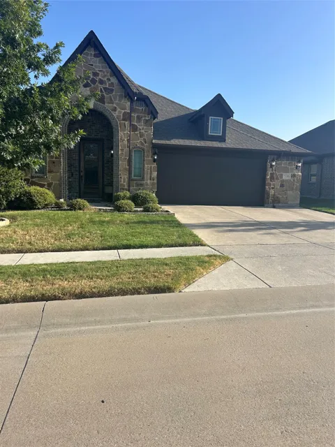 536 Graceful Place