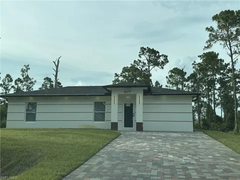 1077 Merry Street E