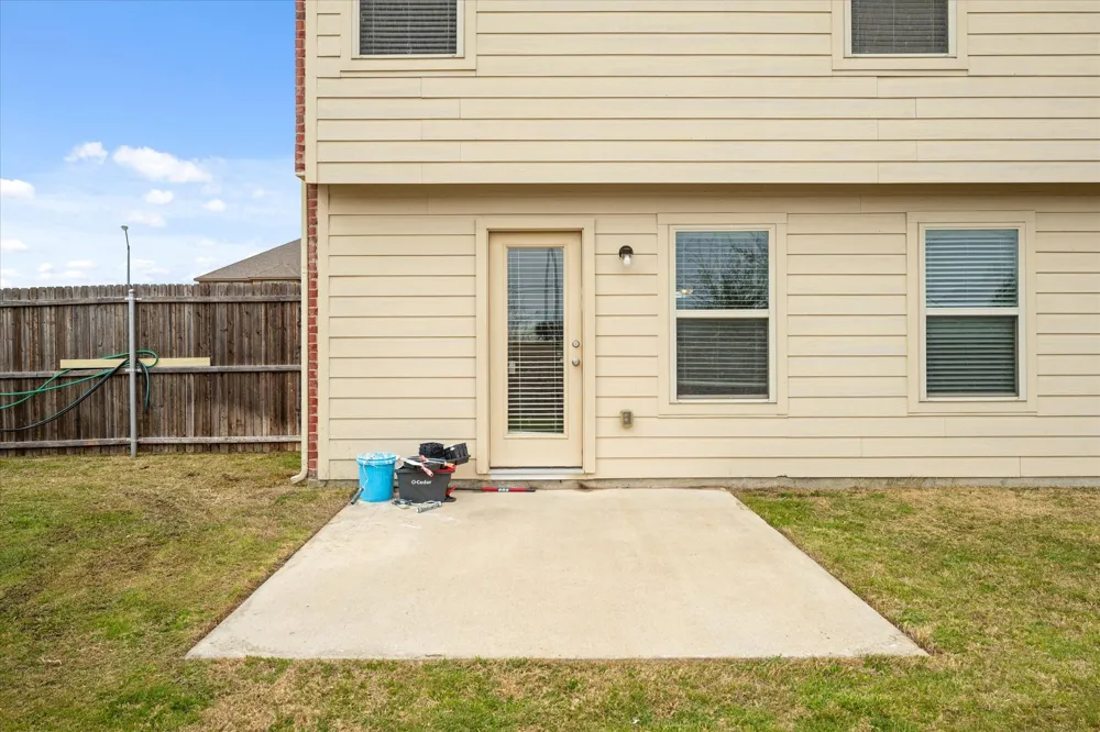 516 Clearlake Drive Waxahachie, TX 75165