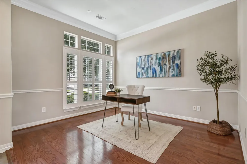 1813 Sandy Lake Drive Friendswood, TX 77546