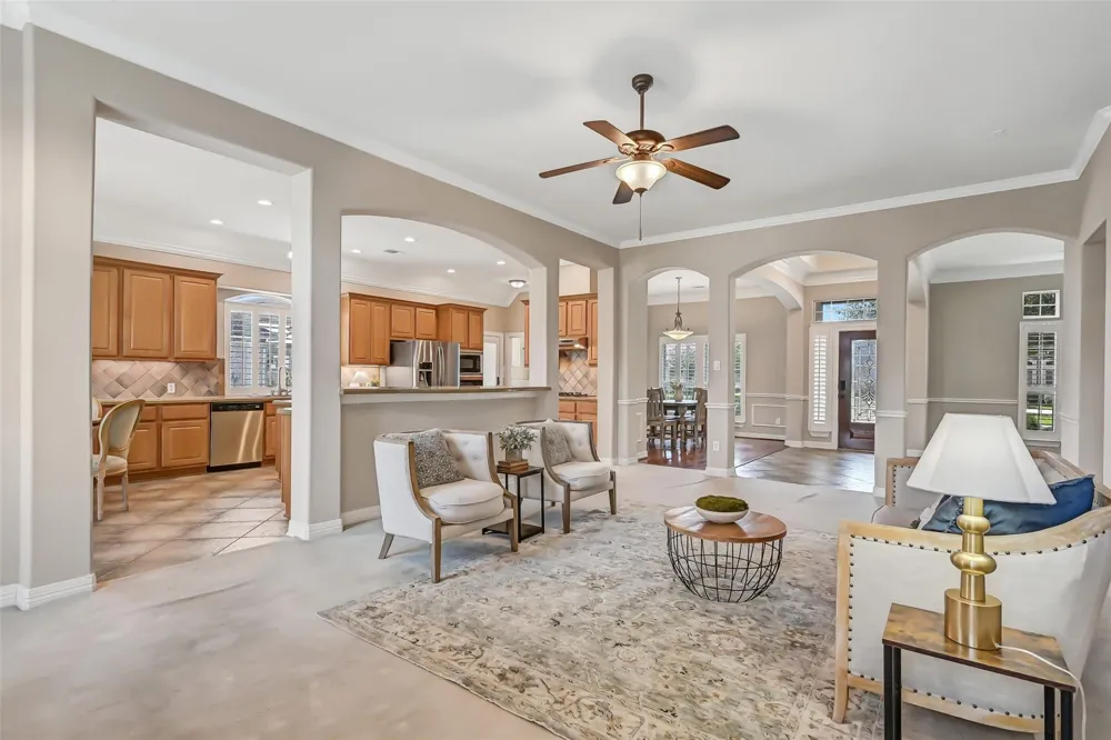 1813 Sandy Lake Drive Friendswood, TX 77546