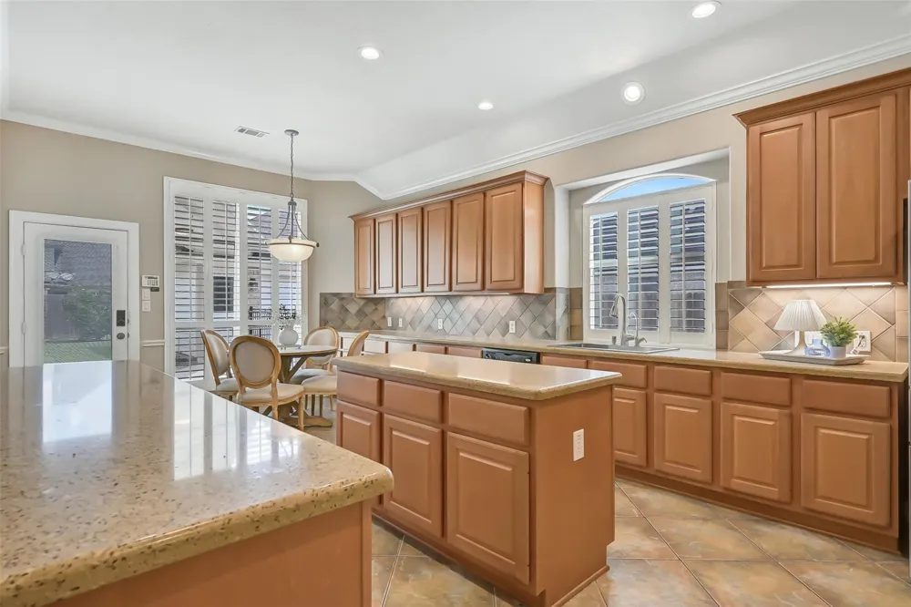 1813 Sandy Lake Drive Friendswood, TX 77546