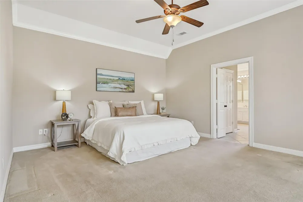 1813 Sandy Lake Drive Friendswood, TX 77546