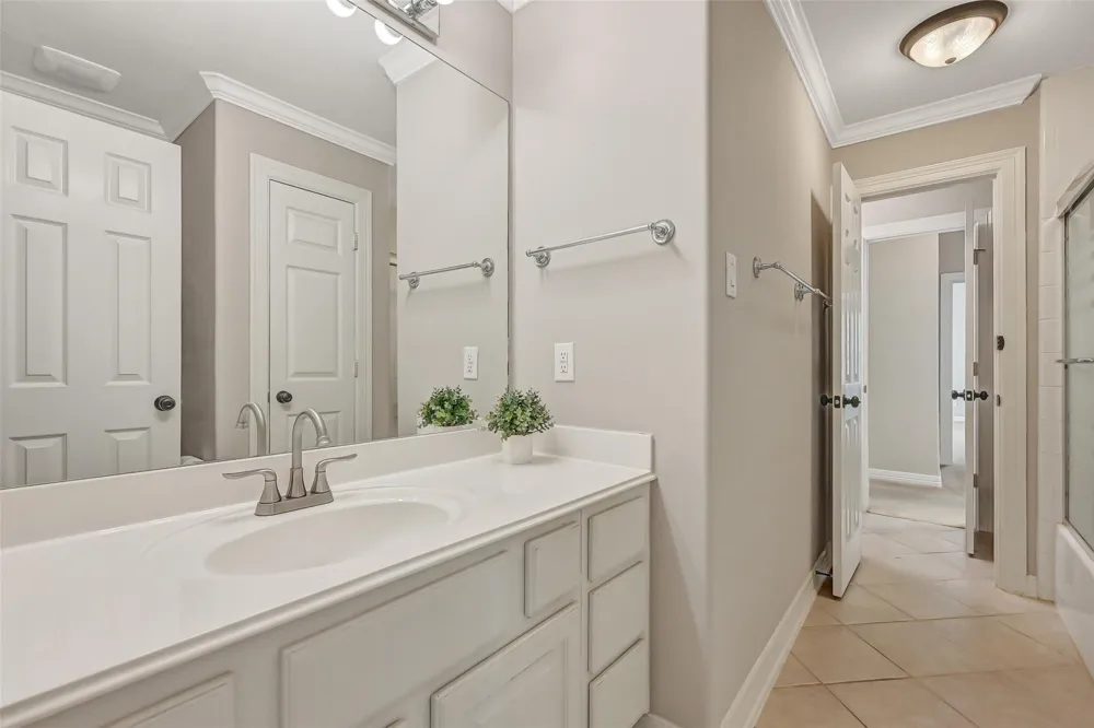 1813 Sandy Lake Drive Friendswood, TX 77546