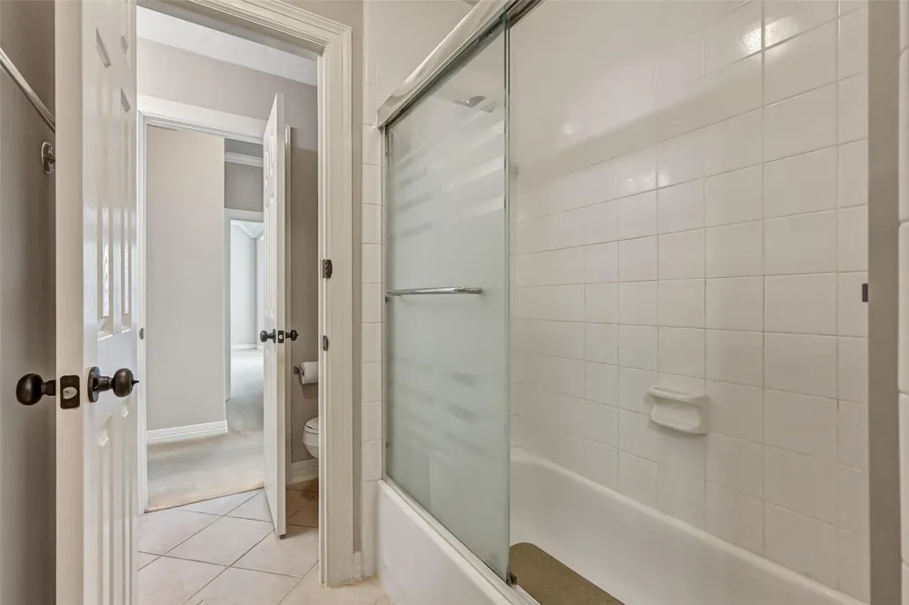 1813 Sandy Lake Drive Friendswood, TX 77546