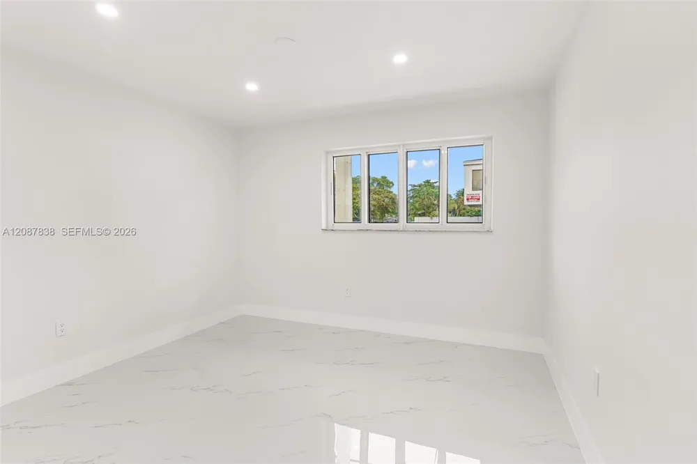 3900 SW 67th Ave Miami, FL 33155