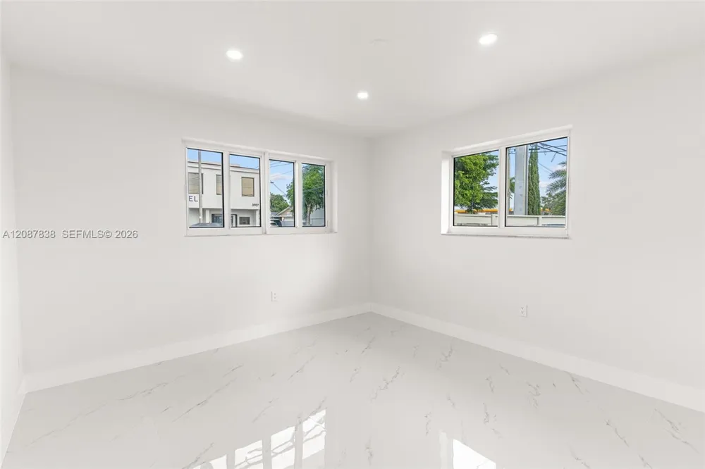 3900 SW 67th Ave Miami, FL 33155