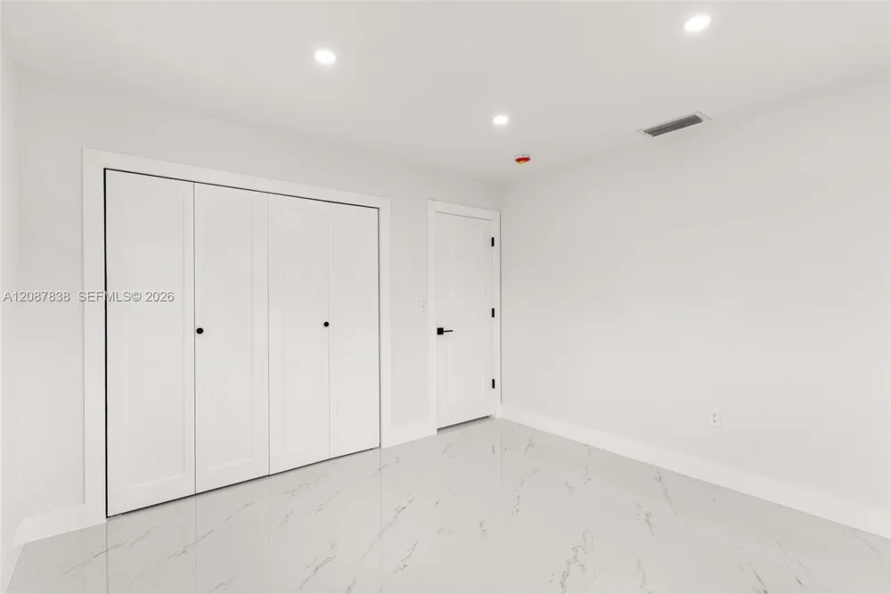 3900 SW 67th Ave Miami, FL 33155
