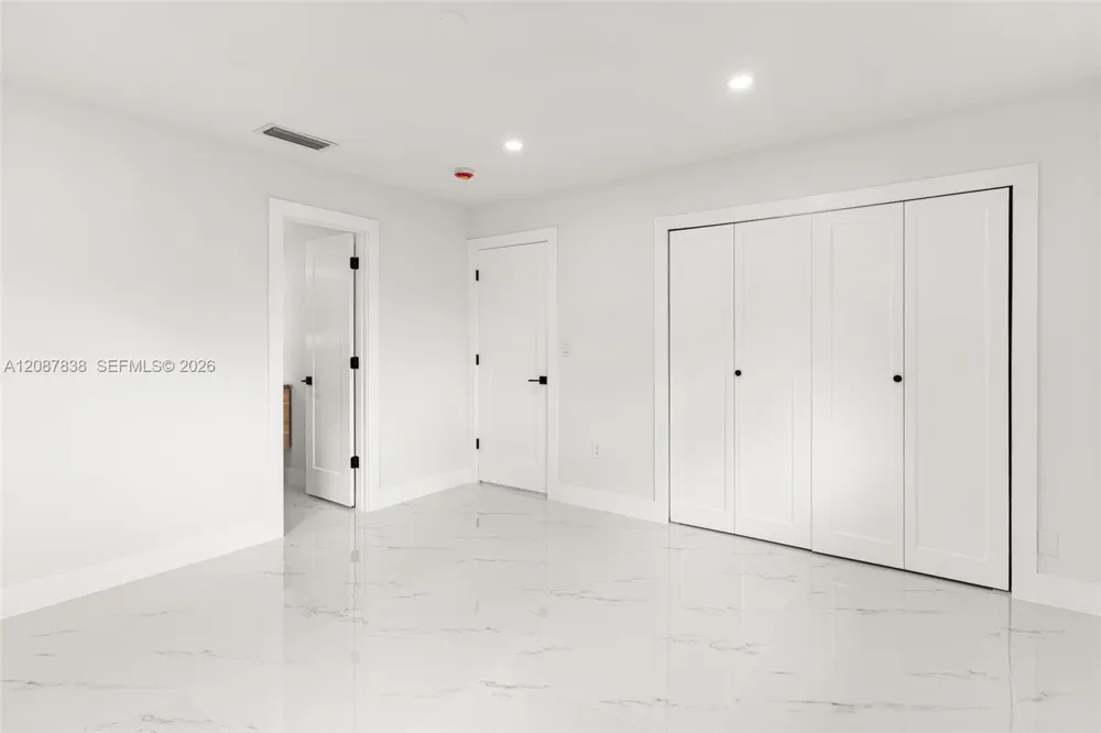 3900 SW 67th Ave Miami, FL 33155