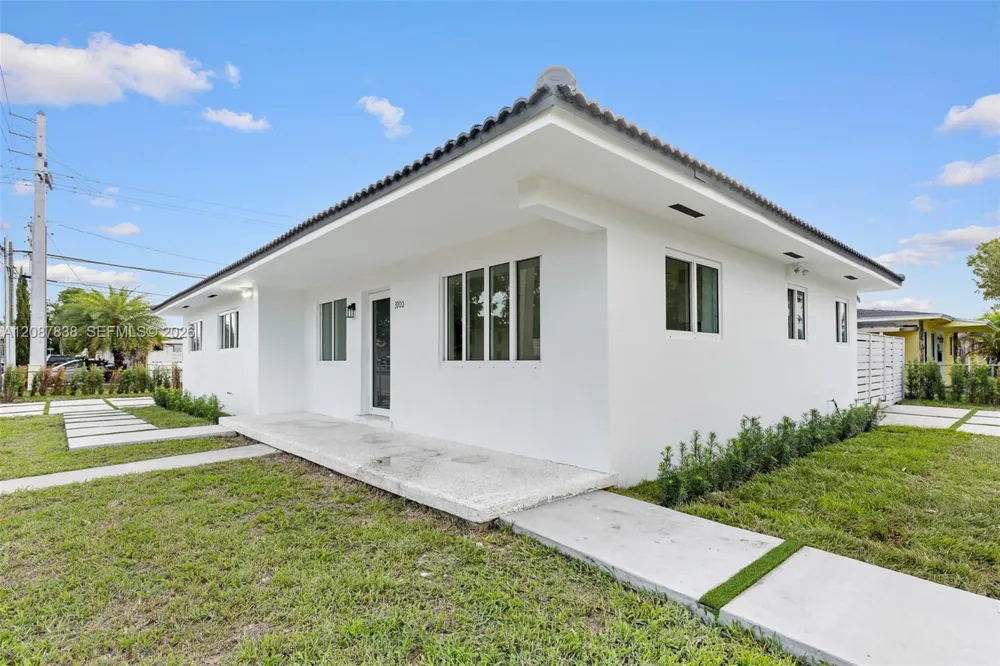 3900 SW 67th Ave Miami, FL 33155