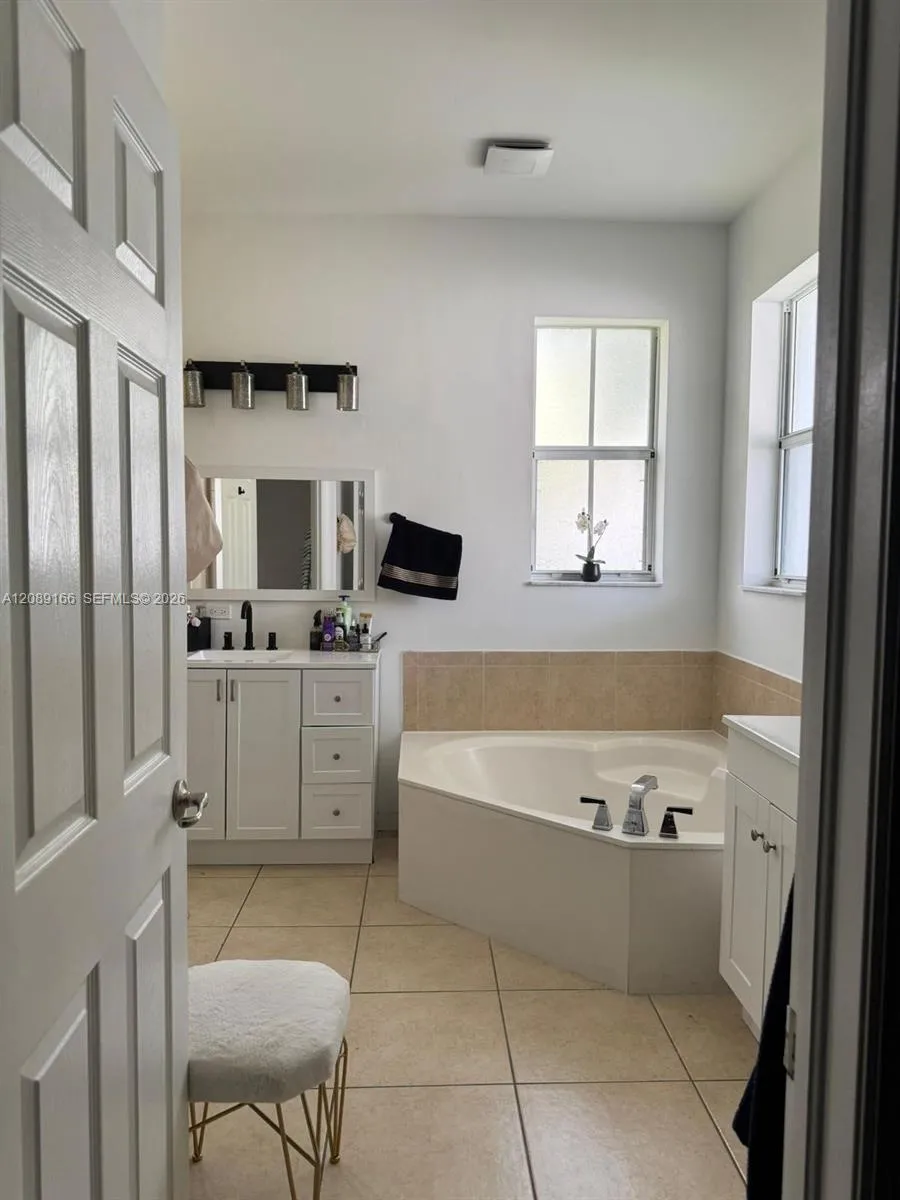 7414 NW 107th Ct Doral, FL 33178