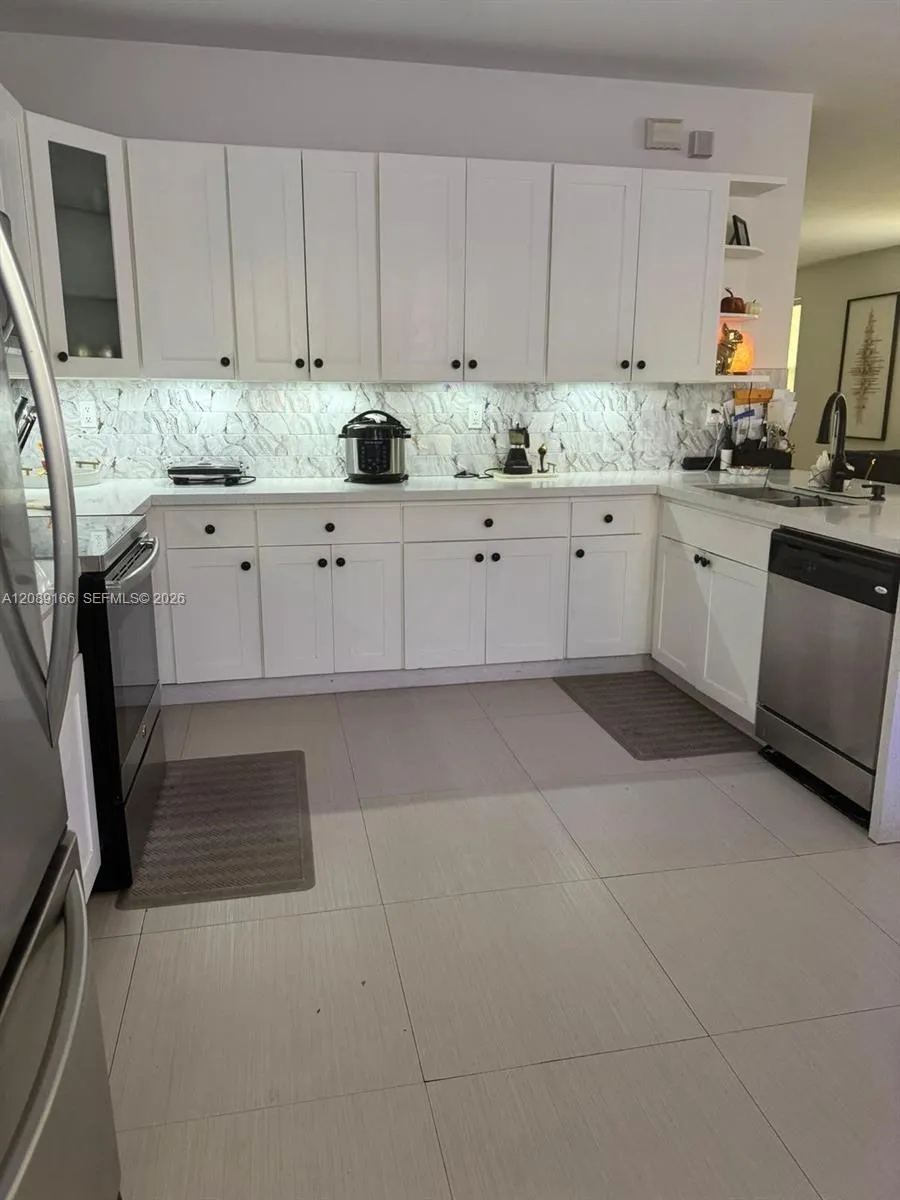 7414 NW 107th Ct Doral, FL 33178