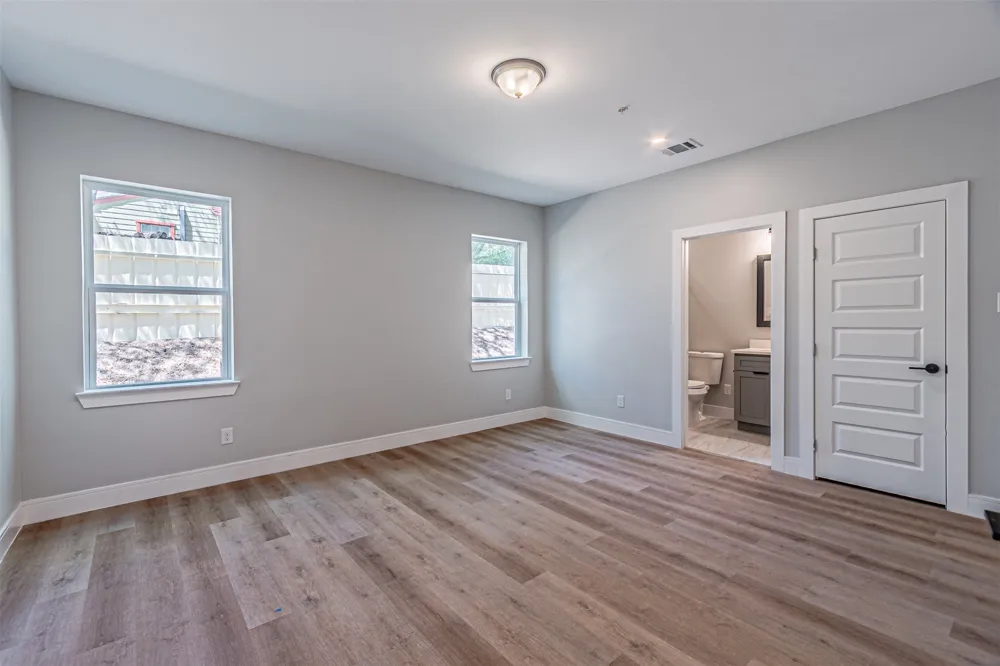 2376 Longhorn Street #C Dallas, TX 75228