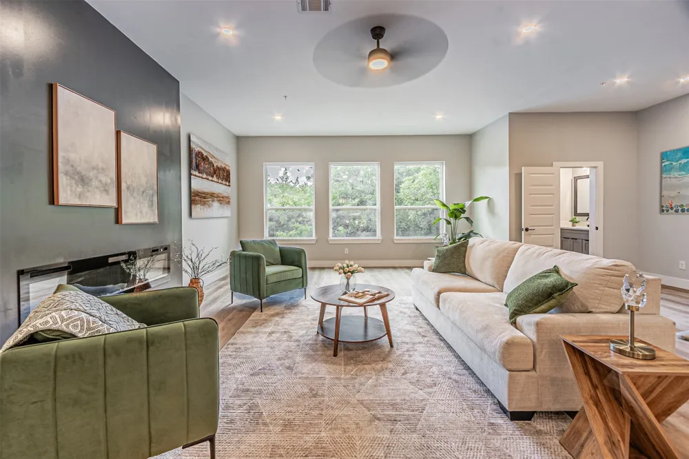 2376 Longhorn Street #C Dallas, TX 75228