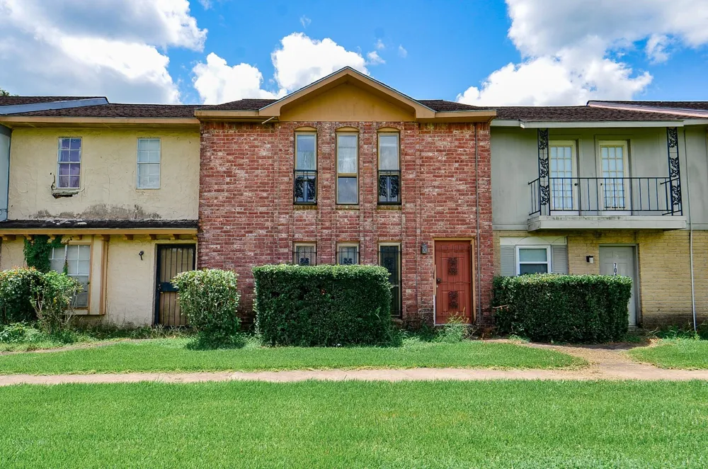7047 Chasewood Drive Houston, TX 77489