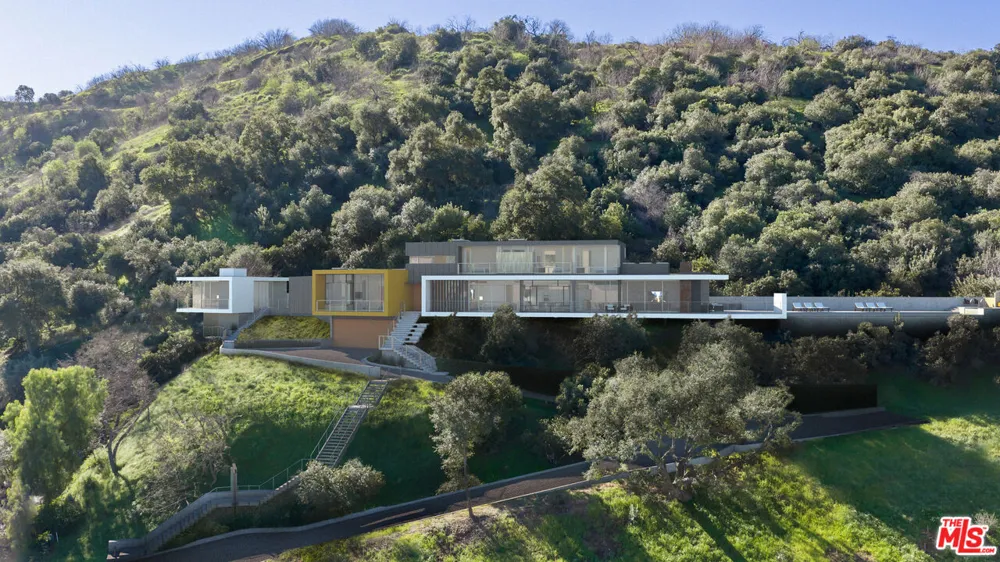 12340 Viewcrest Road Studio City, CA 91604