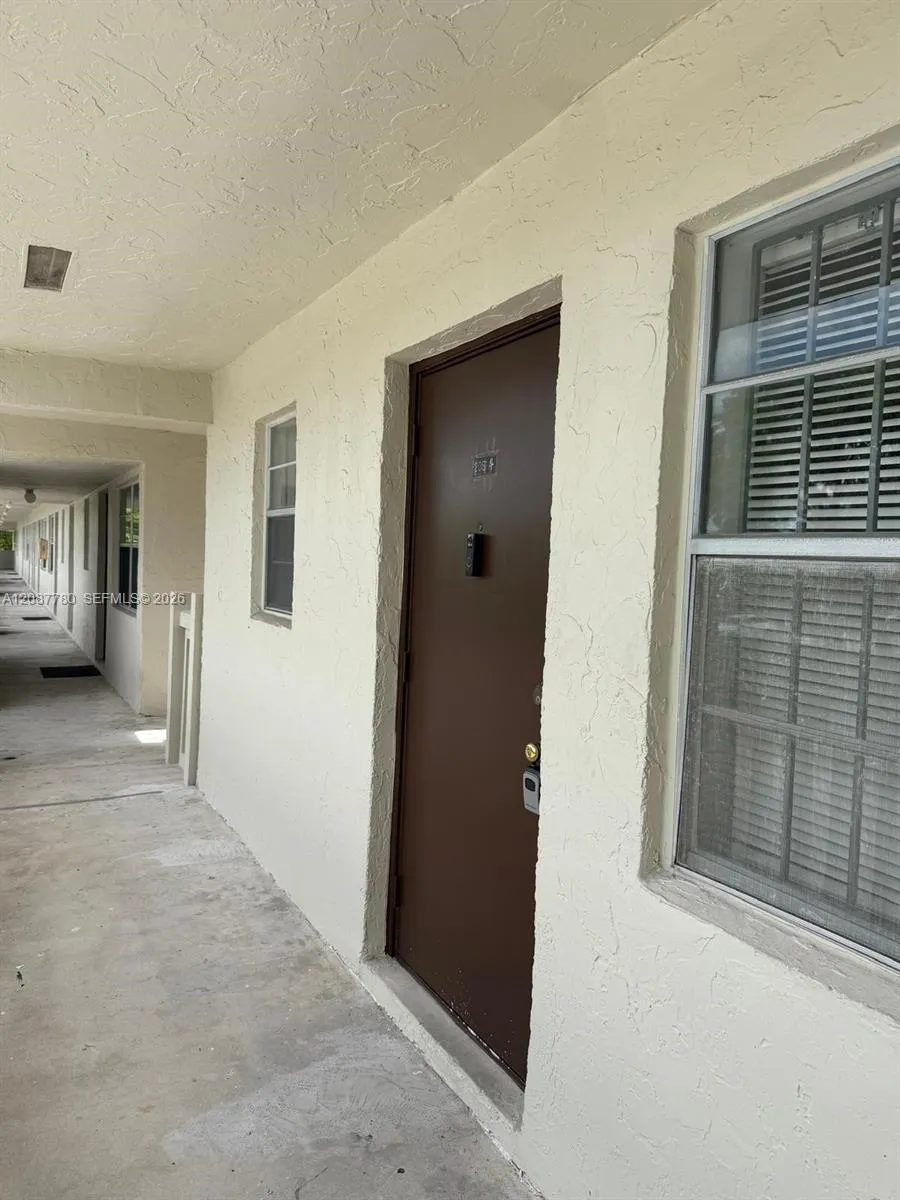 4169 SW 67 AVE #208 Davie, FL 33314