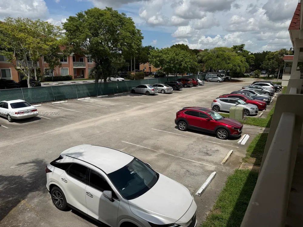 4169 SW 67 AVE #208 Davie, FL 33314