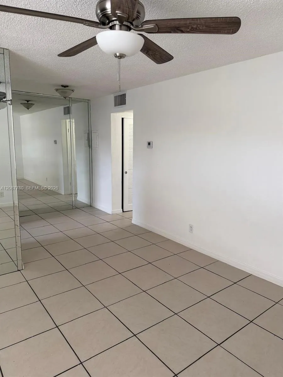 4169 SW 67 AVE #208 Davie, FL 33314