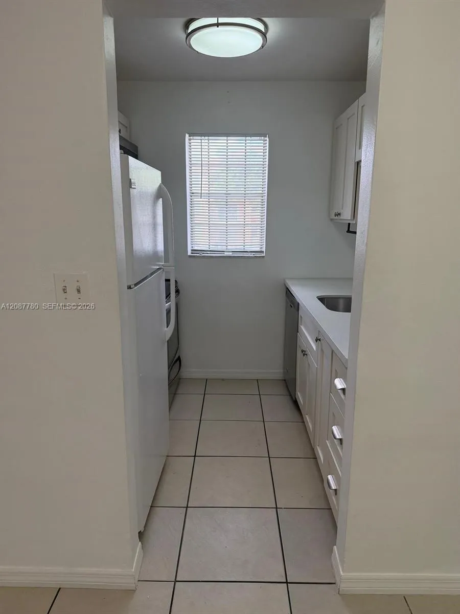 4169 SW 67 AVE #208 Davie, FL 33314