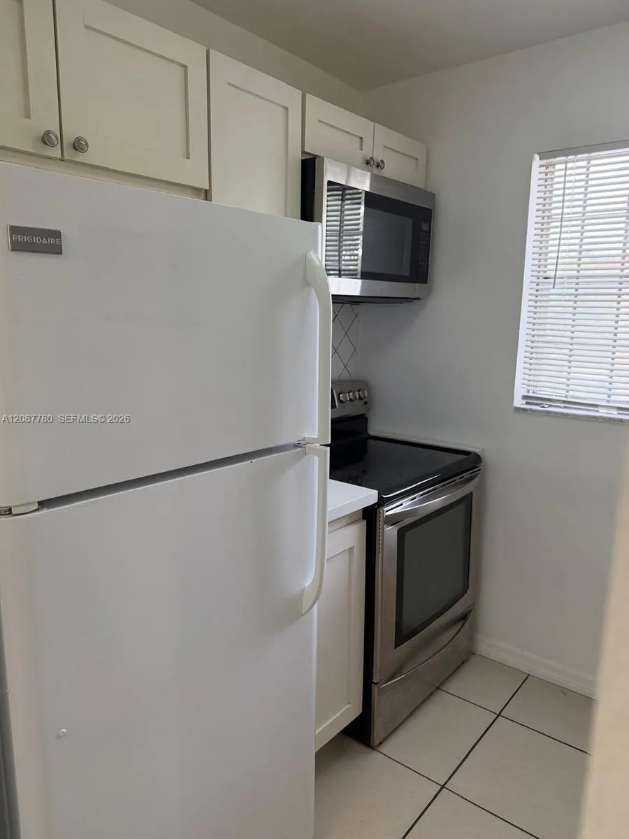 4169 SW 67 AVE #208 Davie, FL 33314
