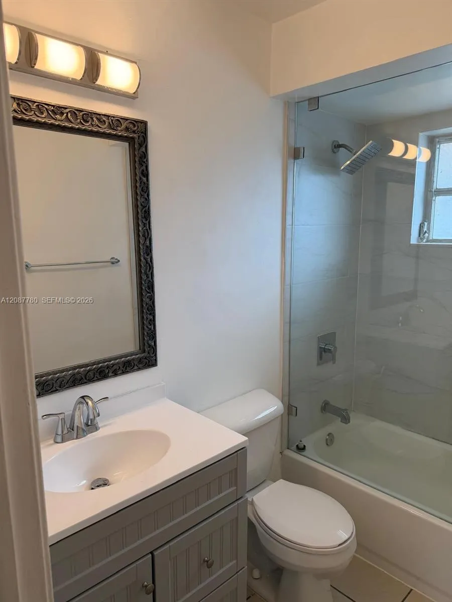 4169 SW 67 AVE #208 Davie, FL 33314