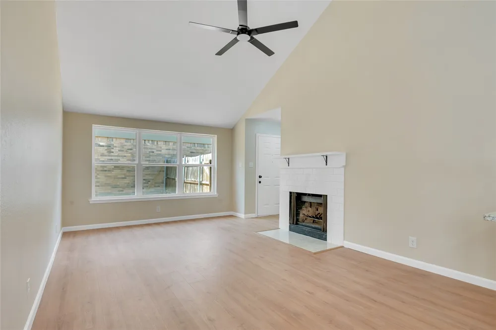 1428 Woodfern Drive Arlington, TX 76018