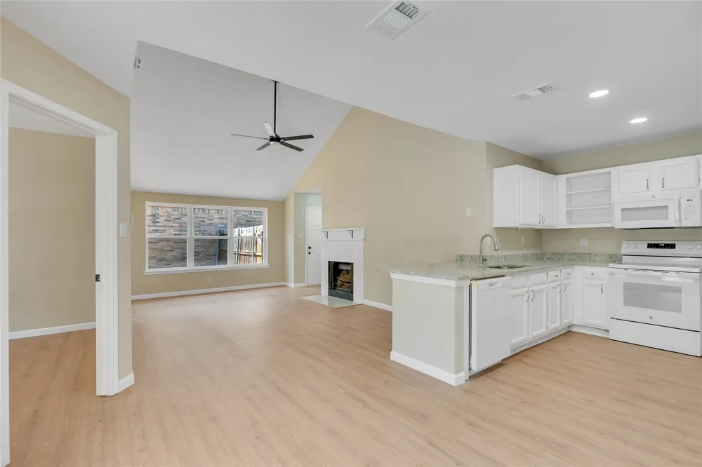 1428 Woodfern Drive Arlington, TX 76018