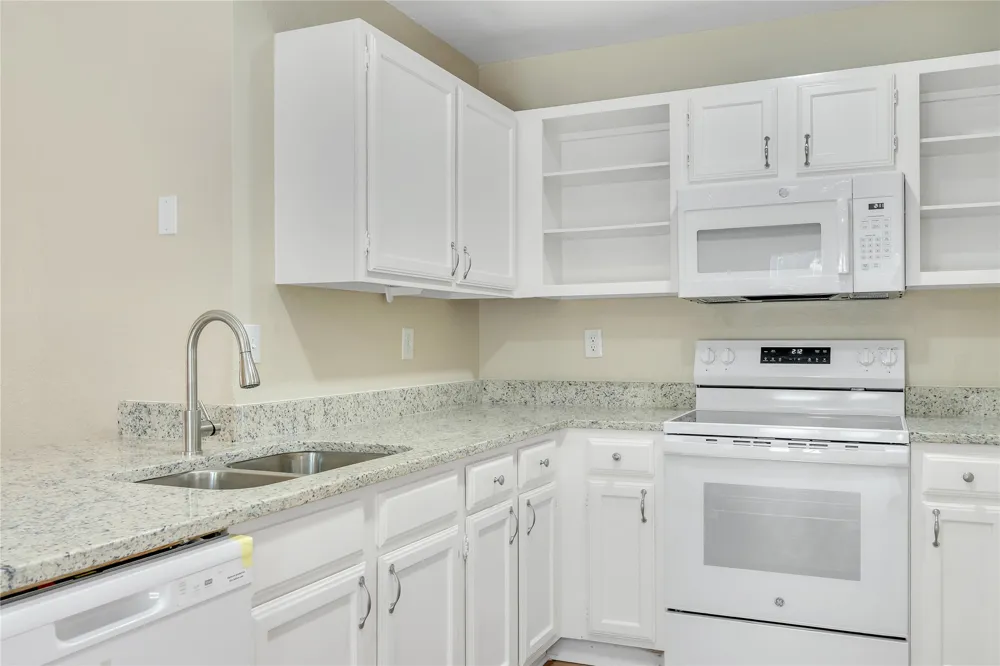 1428 Woodfern Drive Arlington, TX 76018