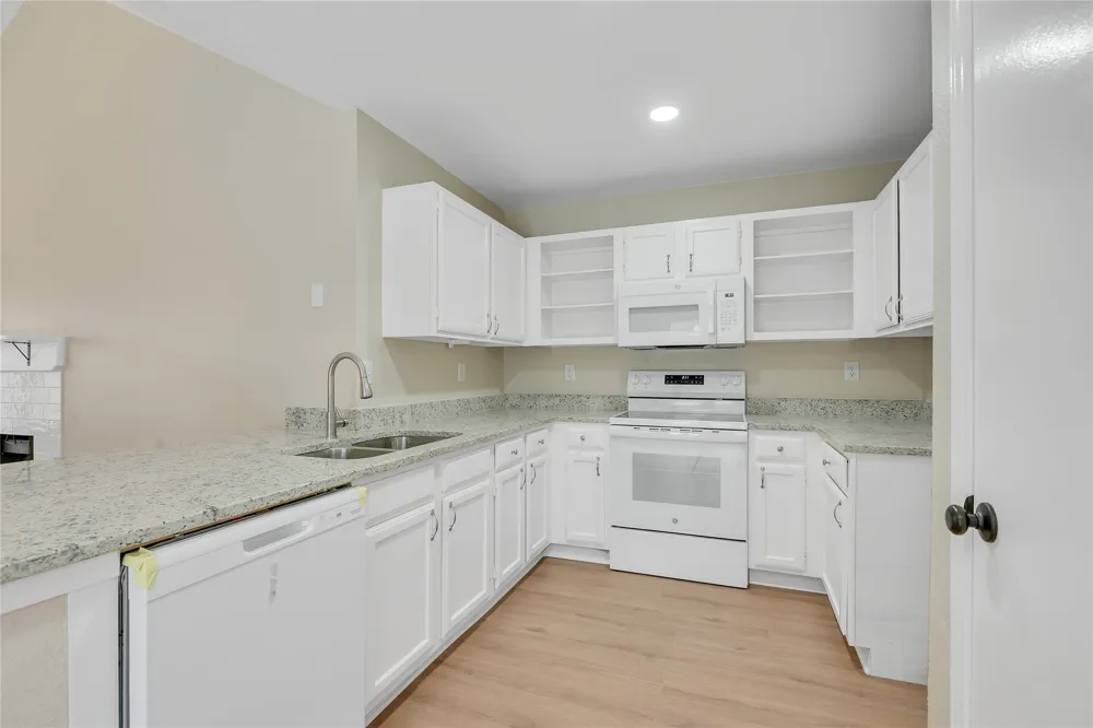 1428 Woodfern Drive Arlington, TX 76018