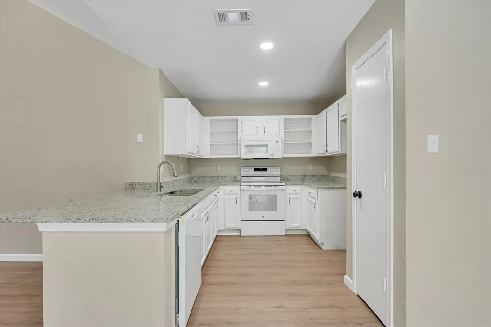 1428 Woodfern Drive Arlington, TX 76018