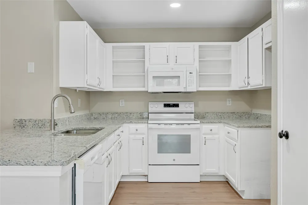 1428 Woodfern Drive Arlington, TX 76018