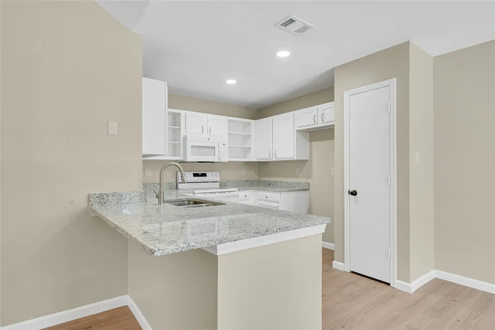 1428 Woodfern Drive Arlington, TX 76018