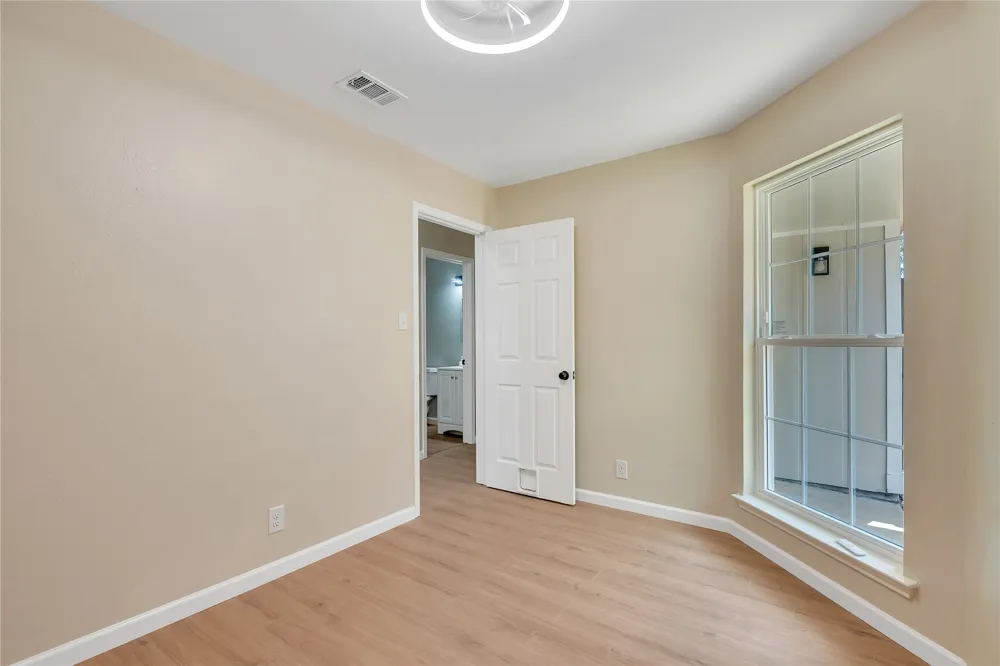 1428 Woodfern Drive Arlington, TX 76018
